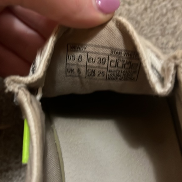 Women’s HeyDudes Size 8 - Picture 8 of 8